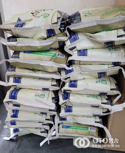 팽성읍 송화1리 주민의 백미 기부로 풍성한 추석!