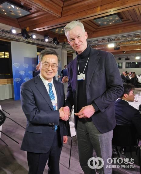 글로벌 유니콘 스타트업 대표들과 만나 경기도 세일즈 나선 김동연(라르스 짐머만)