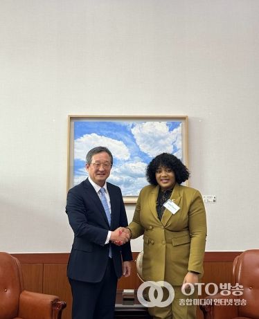 차관보-치코모 부장관 면담