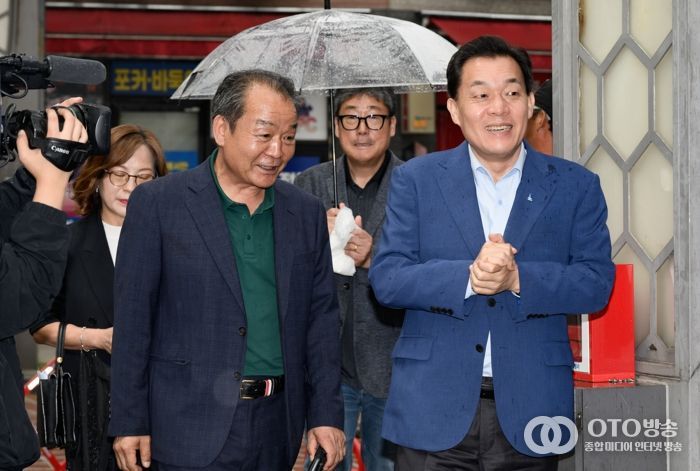 새숱막 축제를 찾은 이재준 수원시장.