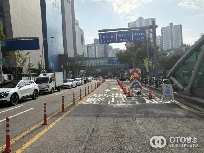 GS파워의 열수송관 파열사고가 발생한 안양 범계역 인근 모습 사진(2025년 10월 31일 오전 10시경)