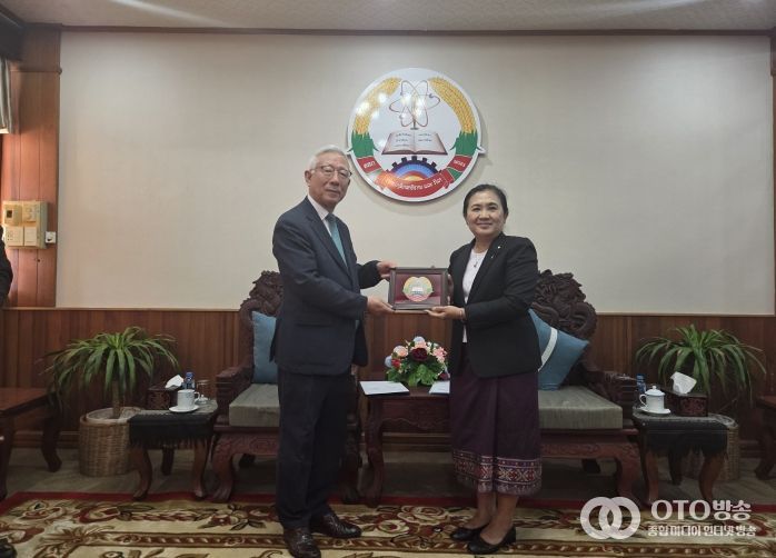 충남교육청, 라오스 정부 훈장 받다...20년 교육정보화 동행의 성과