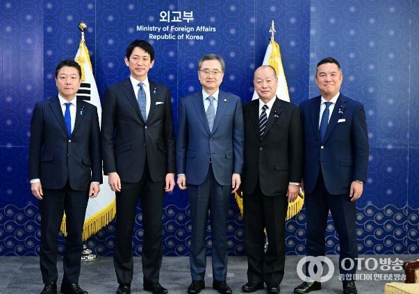 고바야시 자민당 정무조사회장 접견