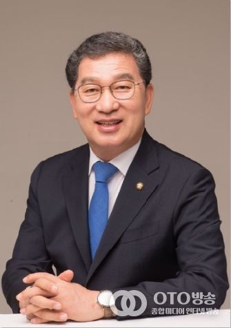 더불어민주당 신정훈 국회의원(전남 나주·화순, 국회 행정안전위원장)