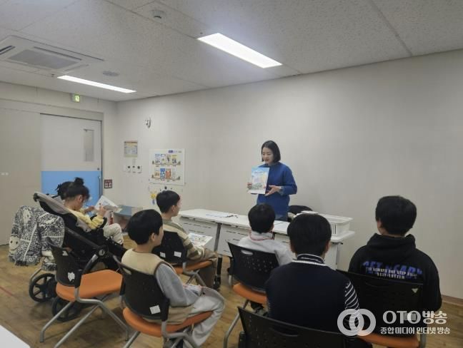 수원시 호매실도서관이 ‘마음치유 그림책상담소’를 운영하고 있다.