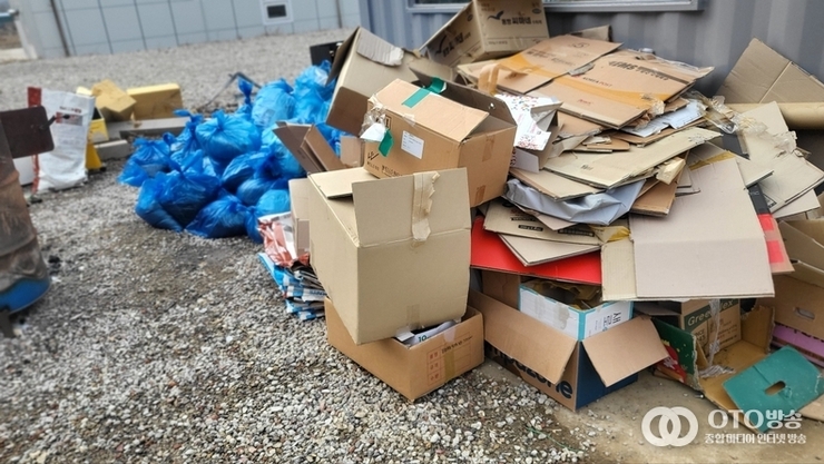 새롭게 문을 열고 '화성시민동물보호센터' 내부악취 환경 문제 심각 수준