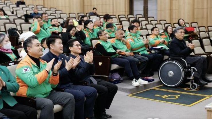 화성특례시의회, 화성시 지역자율방재단 이·취임식 참석…시민 안전 최전선 헌신, 방재단 새출발 응원