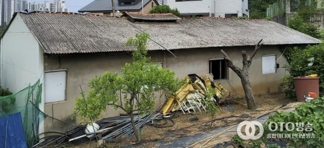 슬레이트 지붕 건물