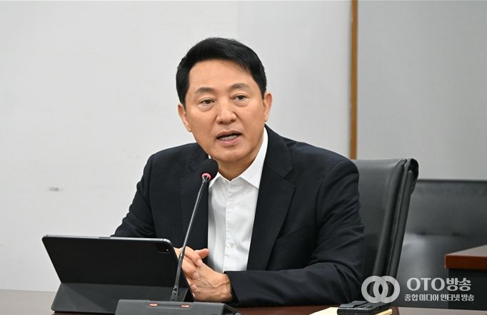 오세훈 서울시장이 23일 서울시청에서 열린 '중동 상황 대응 비상경제대책 현장 간담회'에서 발언하고 있다.