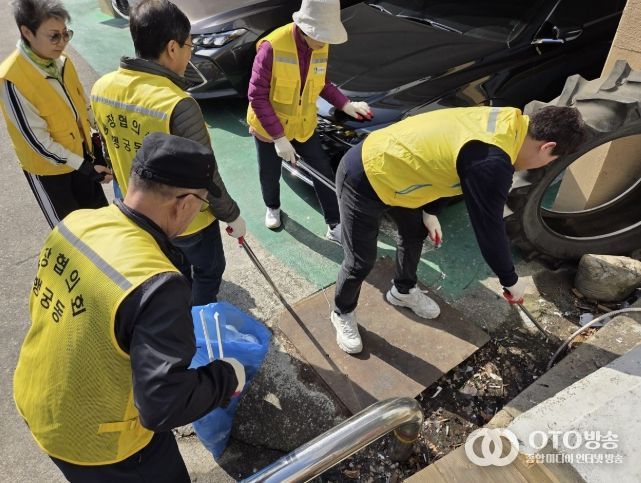 수원시 팔달구 행궁동, 주민과 함께하는 새봄맞이 대청소 실시