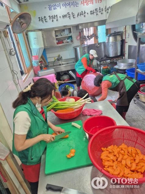 수원시 권선구 평동 새마을지도자부녀회, ‘사랑의 119 음식 음식 나눔’으로 소외 이웃 향한 온기 전달
